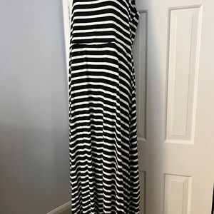 Old Navy Black and White Stretchy Striped Maxi Dress